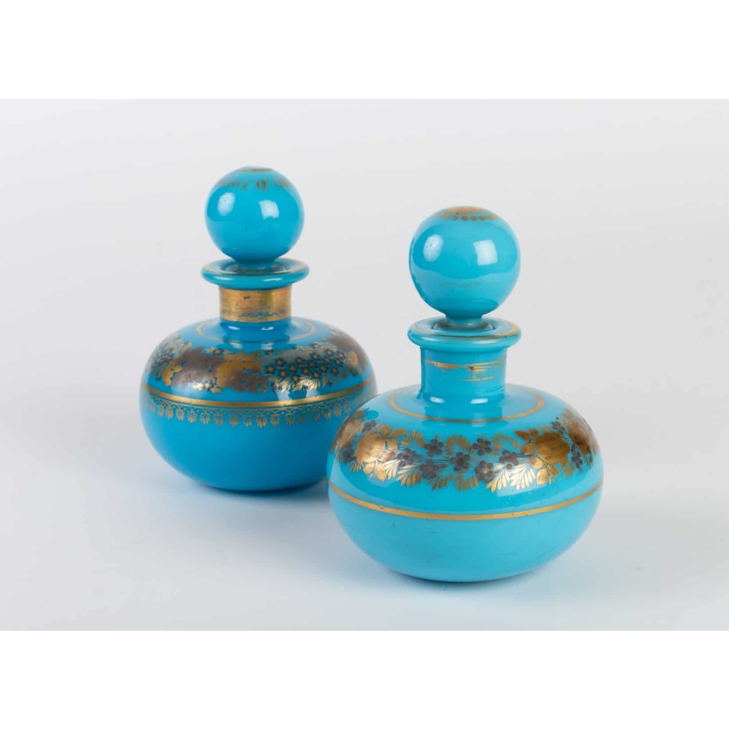 Paire de flacons en opaline 19e siècle Napoléon III