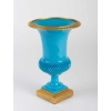 Vase Médicis en opaline bleu turquoise 19e siècle