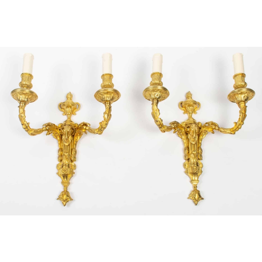 Paire d’appliques de style Louis XVI. | Biron ||||