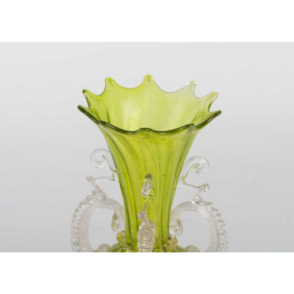 Vase en Cristallo Vénitien vert absinthe par Salviati 1885