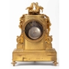 Pendule de style Louis XVI en bronze à décor de porcelaine de Sèvres | Biron Pendule de style Louis XVI en bronze à décor de porcelaine de Sèvres