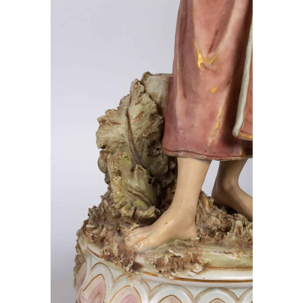 Vendeur d’eau et femme revenant de la pêche, Royal Dux Bohemia, première moitié XXème | Biron Vendeur d’eau et femme revenant de la pêche, Royal Dux Bohemia, première moitié XXème