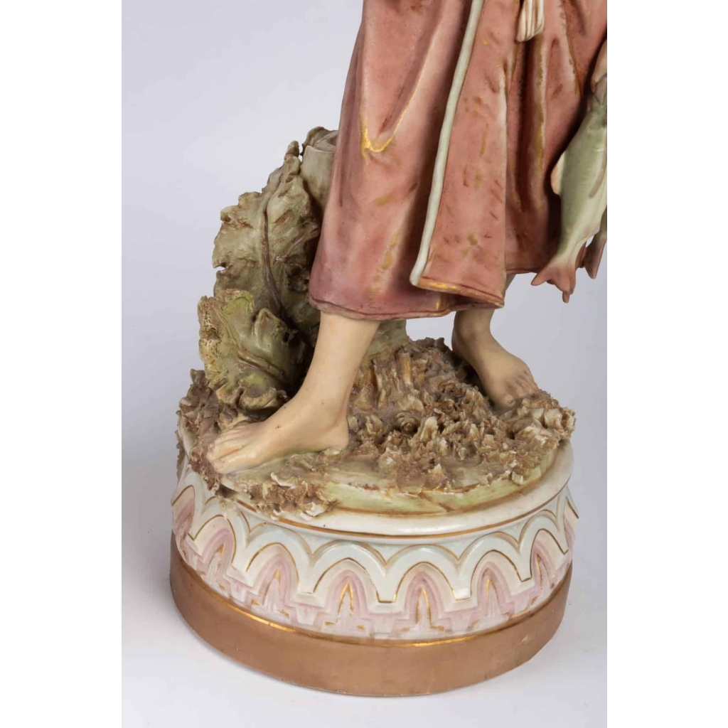 Vendeur d’eau et femme revenant de la pêche, Royal Dux Bohemia, première moitié XXème | Biron Vendeur d’eau et femme revenant de la pêche, Royal Dux Bohemia, première moitié XXème