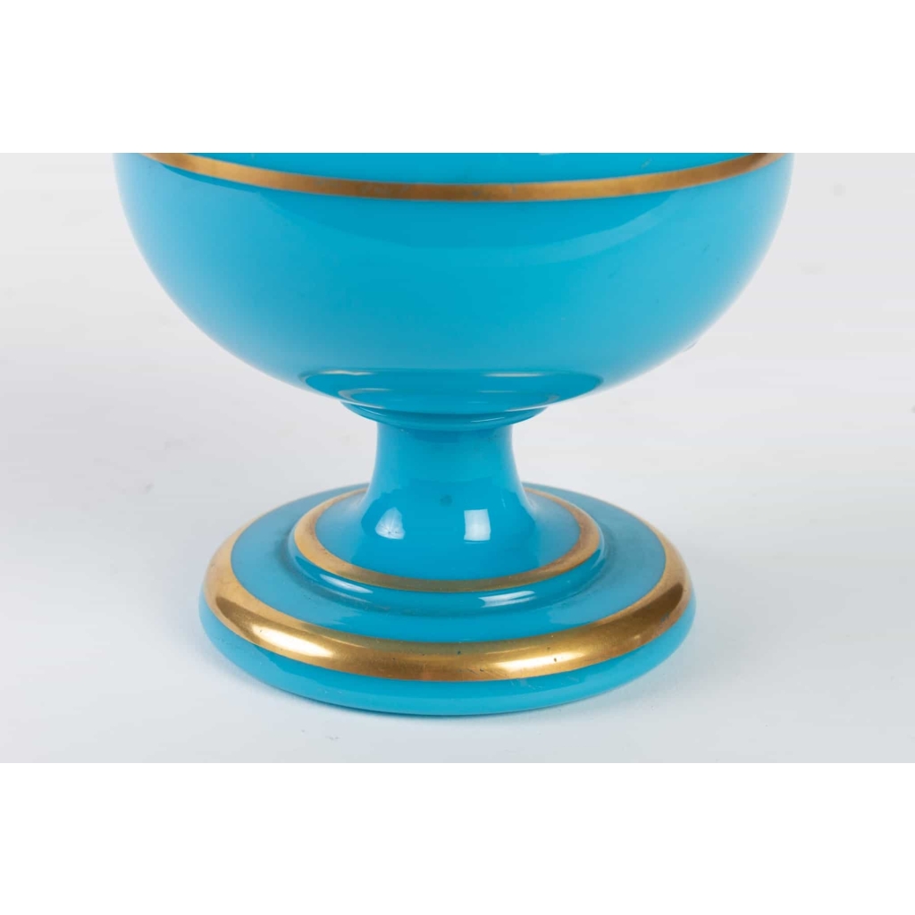 Flacon à parfum en opaline bleu turquoise 19e siècle