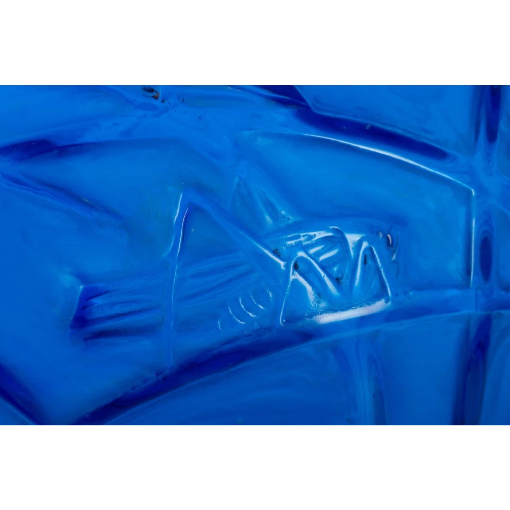 Vase « Sauterelles » verre bleu électrique de René LALIQUE