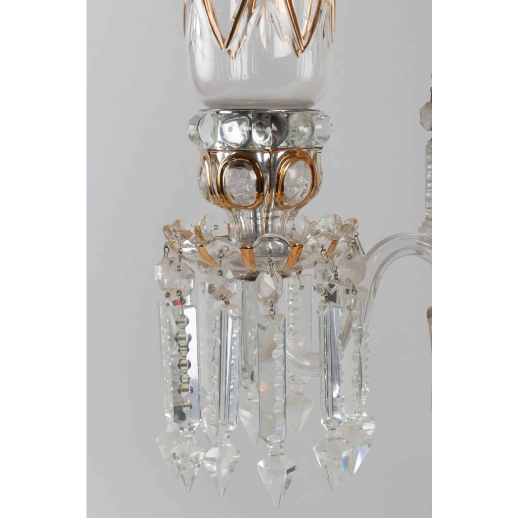 Une paire de candélabres en cristal à trois bras de lumière | Biron Une paire de candélabres en cristal à trois bras de lumière