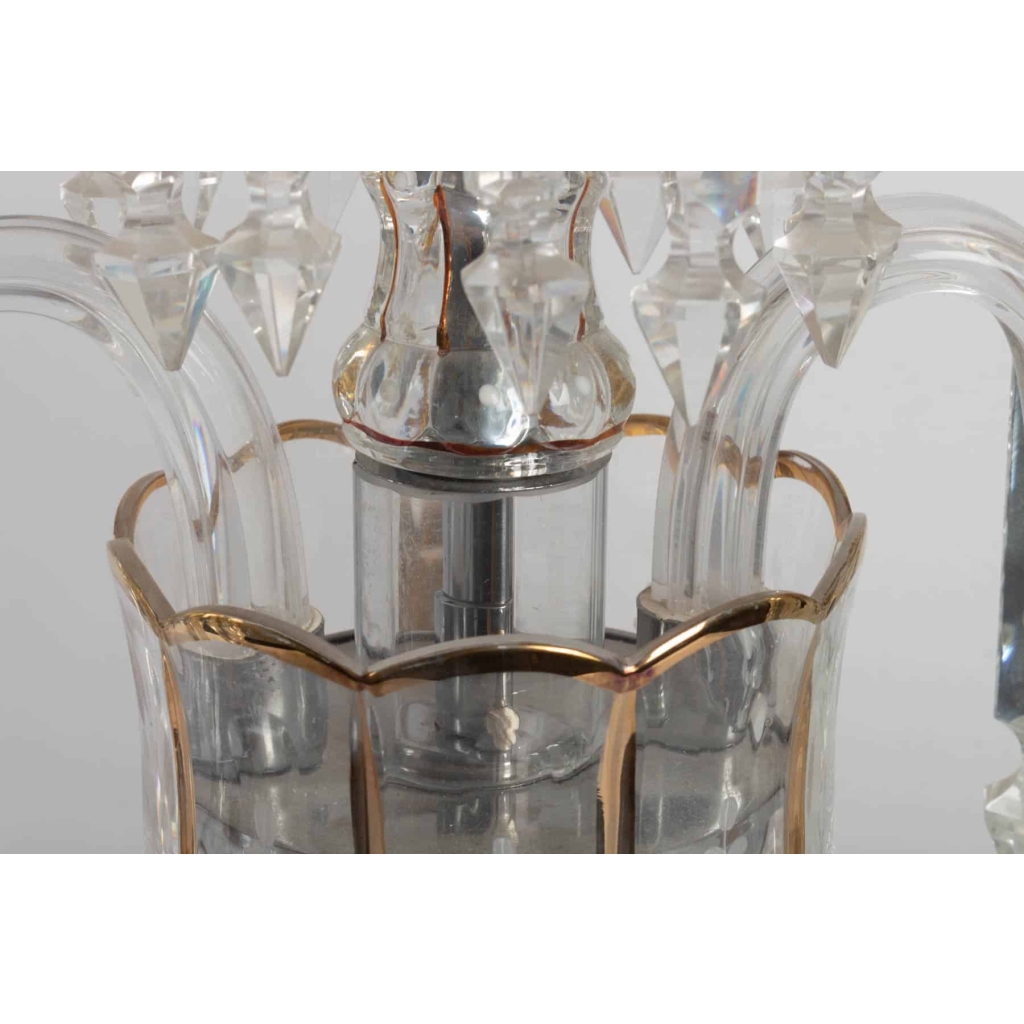 Une paire de candélabres en cristal à trois bras de lumière | Biron Une paire de candélabres en cristal à trois bras de lumière
