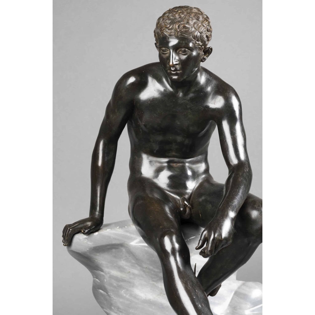Hermès assis d’après l’antique – bronze à patine sombre vers 1890 | Biron Hermès assis d’après l’antique – bronze à patine sombre vers 1890