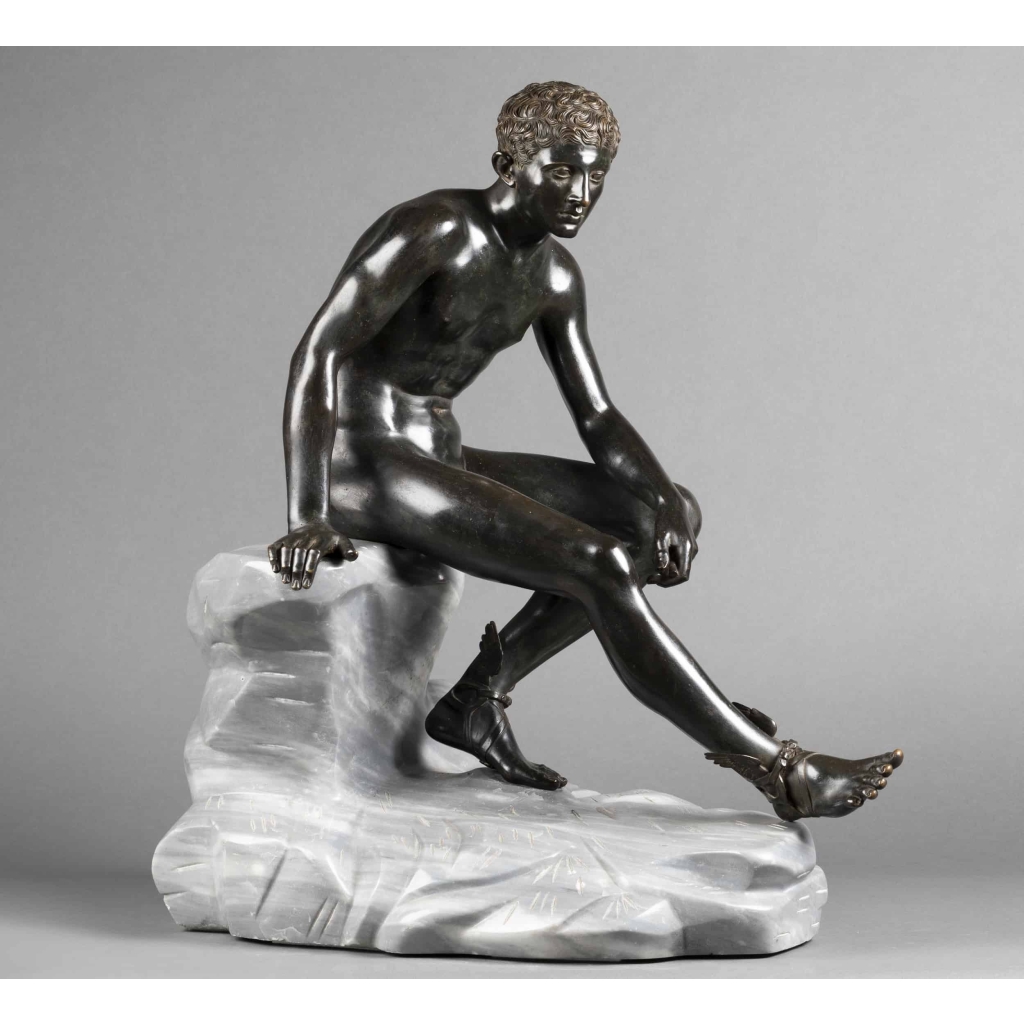 Hermès assis d’après l’antique – bronze à patine sombre vers 1890 | Biron Hermès assis d’après l’antique – bronze à patine sombre vers 1890
