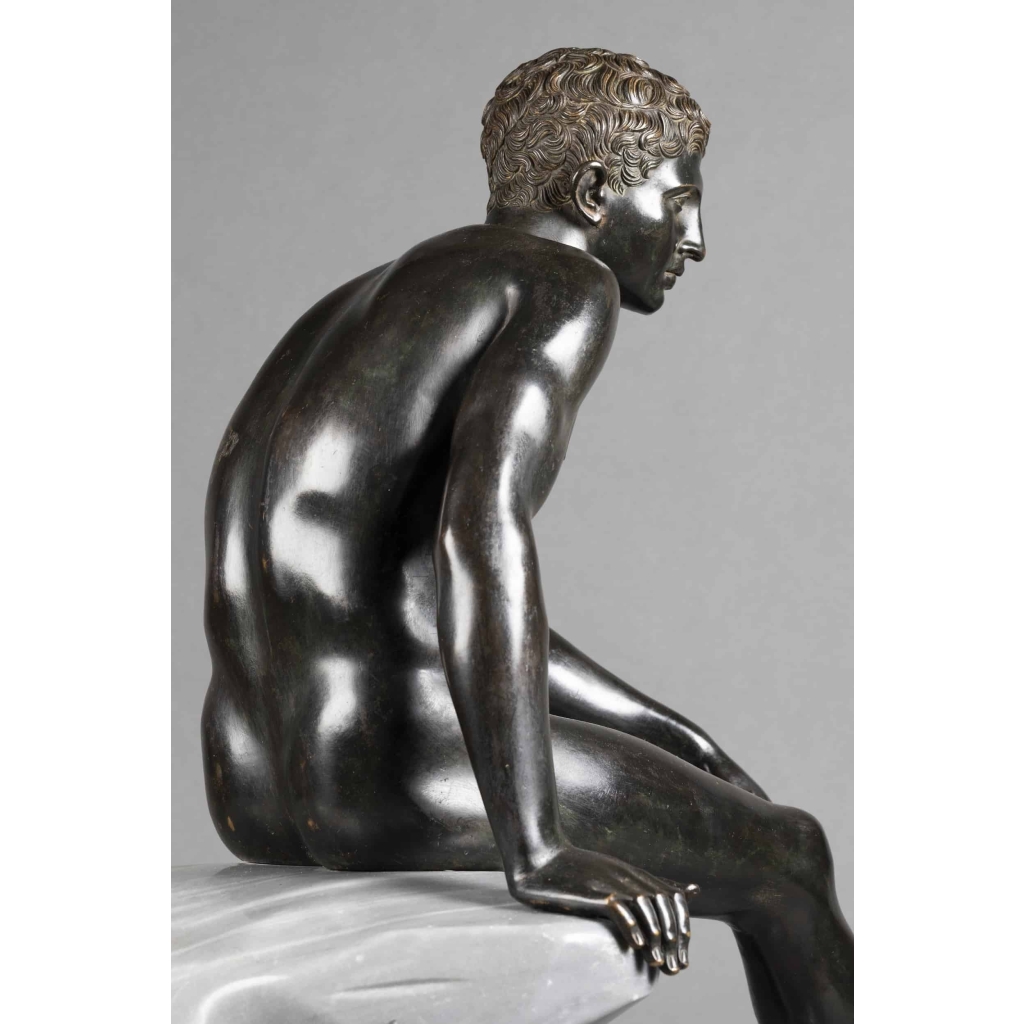 Hermès assis d’après l’antique – bronze à patine sombre vers 1890 | Biron Hermès assis d’après l’antique – bronze à patine sombre vers 1890