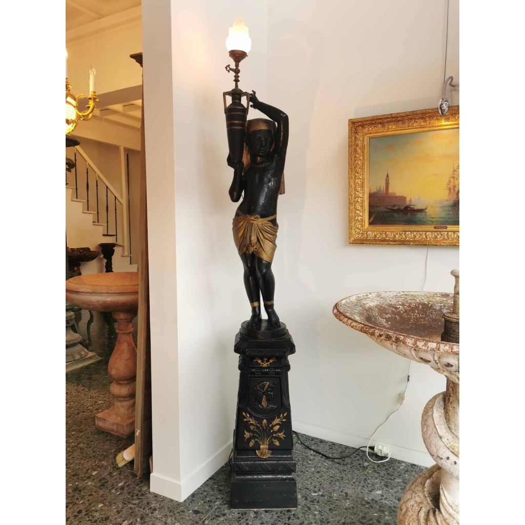 Torchère nubien en fonte de fer d’époque fin 19ème.