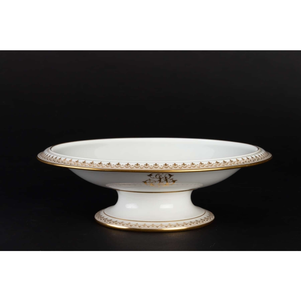 4 pièces de la Manufacture de Sèvres blanc et or signées et datées (décors 1901) | Biron 4 pièces de la Manufacture de Sèvres blanc et or signées et datées (décors 1901)