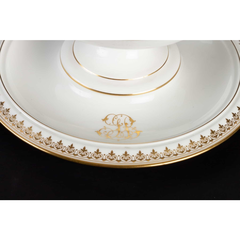 4 pièces de la Manufacture de Sèvres blanc et or signées et datées (décors 1901) | Biron 4 pièces de la Manufacture de Sèvres blanc et or signées et datées (décors 1901)