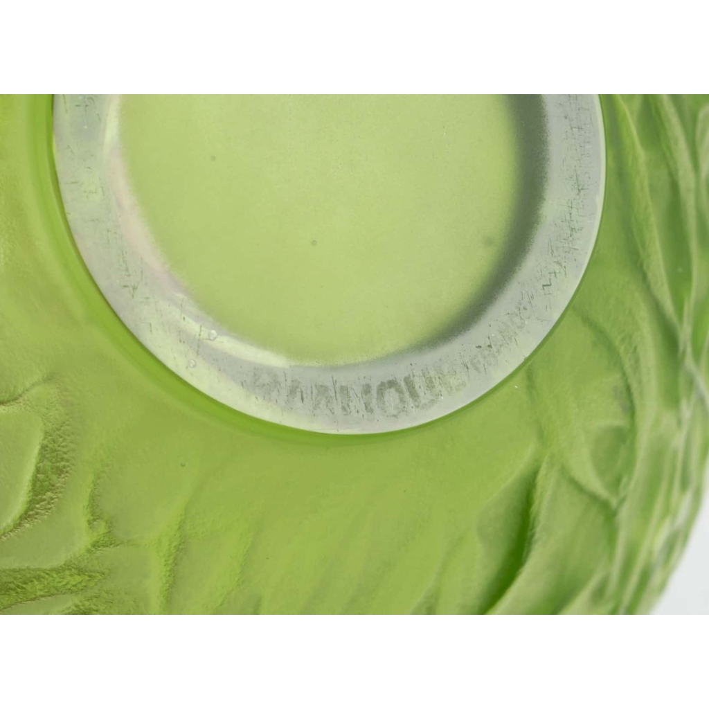 Paire de vases « Gui » verre vert absinthe et vert kaki de René LALIQUE