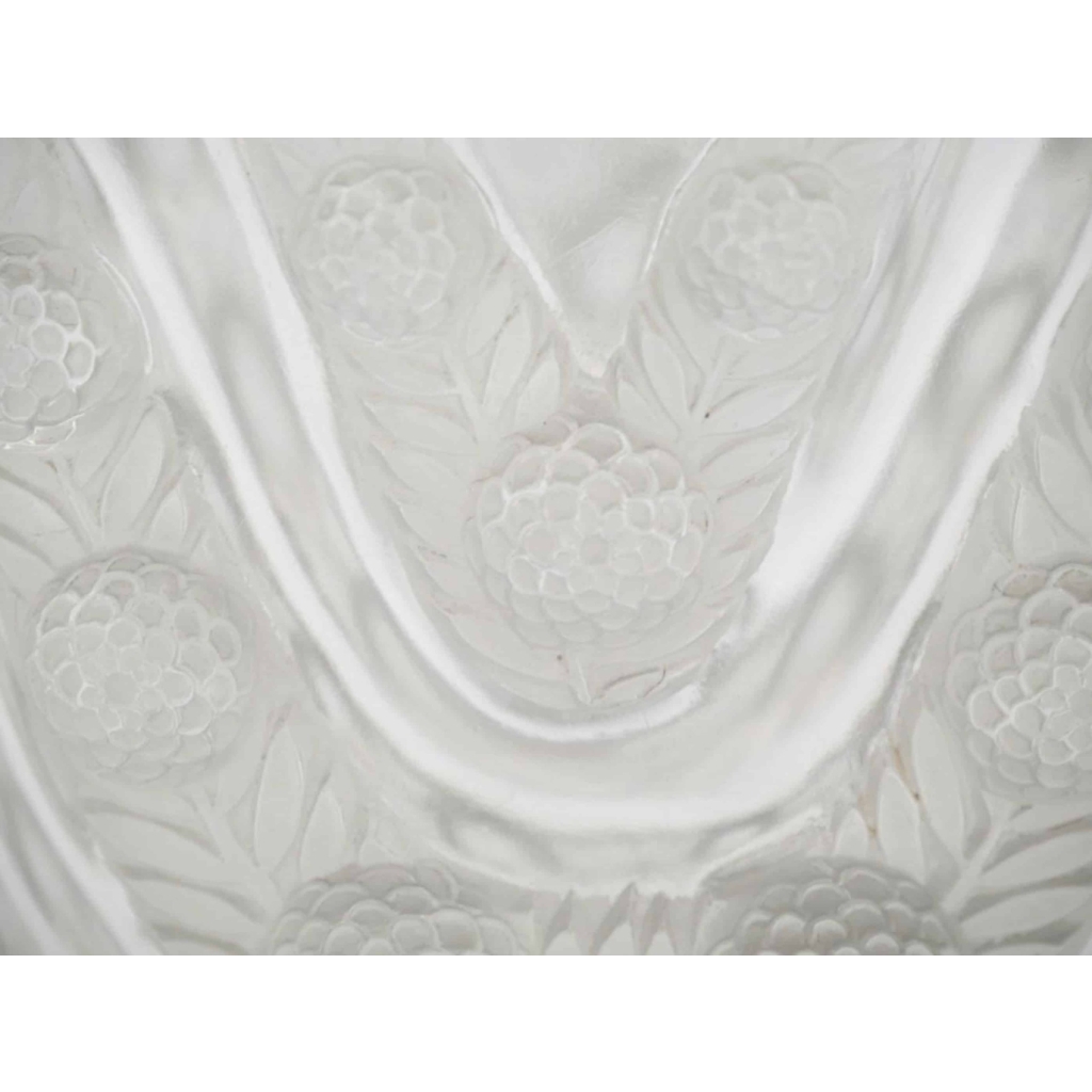 R LALIQUE France, Vase « Vichy « | Biron R LALIQUE France, Vase  "Vichy "