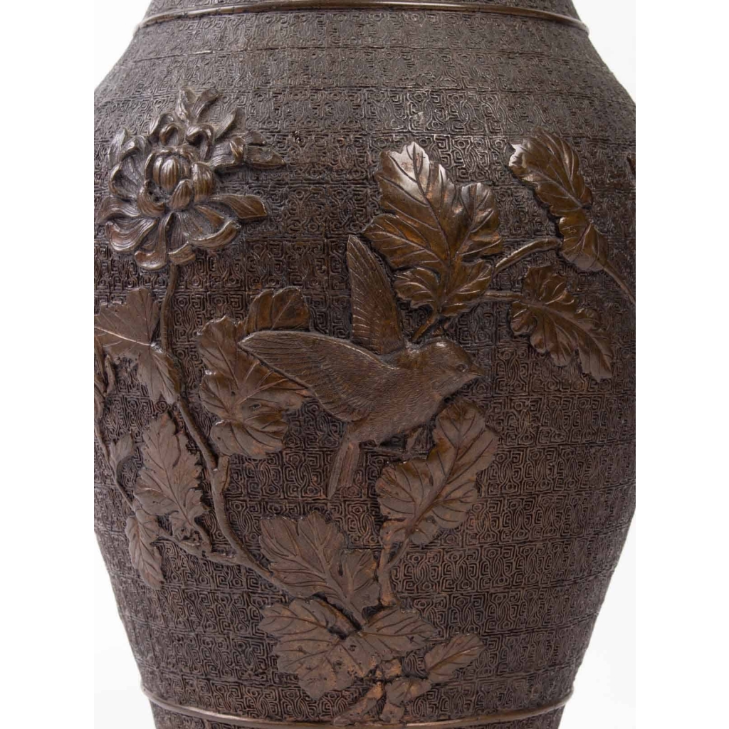 Paire de vases en bronze, Japon XIXème | Biron Paire de vases en bronze, Japon XIXème