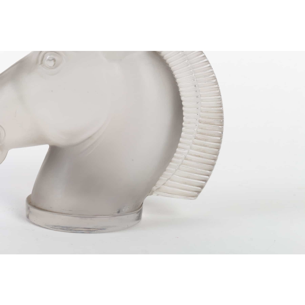 Mascotte Bouchon de Radiateur « Longchamp A » Double Main verre blanc de René LALIQUE