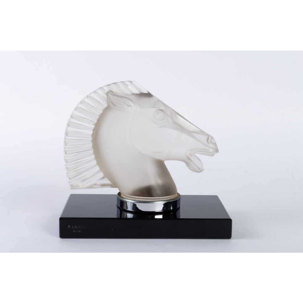 Paire de Mascottes Serre-Livres « Longchamp B » verre blanc socle sur base verre opalin noir de René LALIQUE