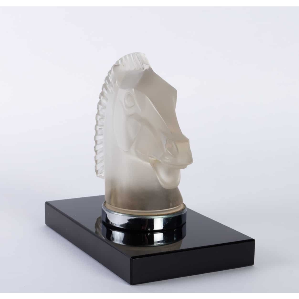 Paire de Mascottes Serre-Livres « Longchamp B » verre blanc socle sur base verre opalin noir de René LALIQUE