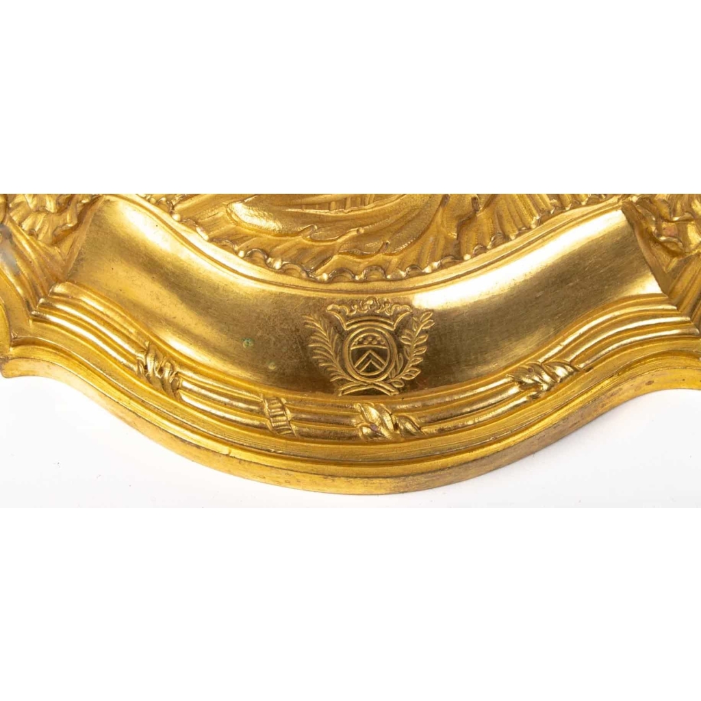 Paire de bougeoirs de style Louis XV.