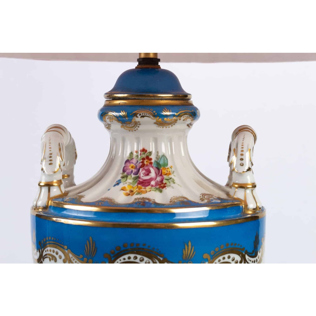 Lampe en porcelaine de Sèvres de style Louis XV 19e sicèle | Biron Lampe en porcelaine de Sèvres de style Louis XV 19e sicèle