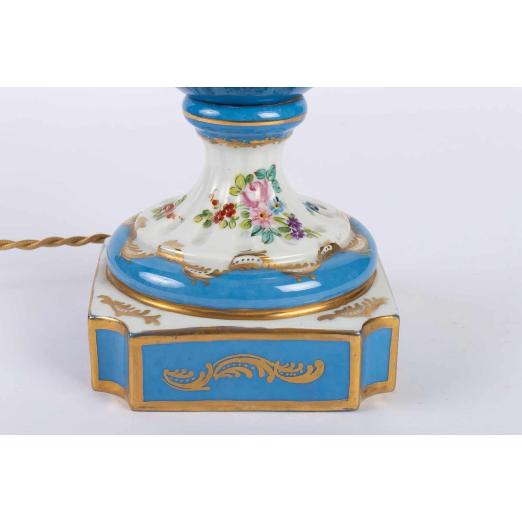 Lampe en porcelaine de Sèvres de style Louis XV 19e sicèle | Biron Lampe en porcelaine de Sèvres de style Louis XV 19e sicèle