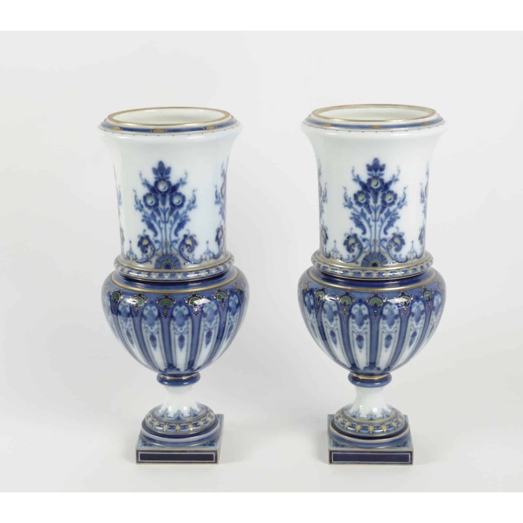 Paire de vases de » Florence » en porcelaine de Sèvres | Biron |||||||||