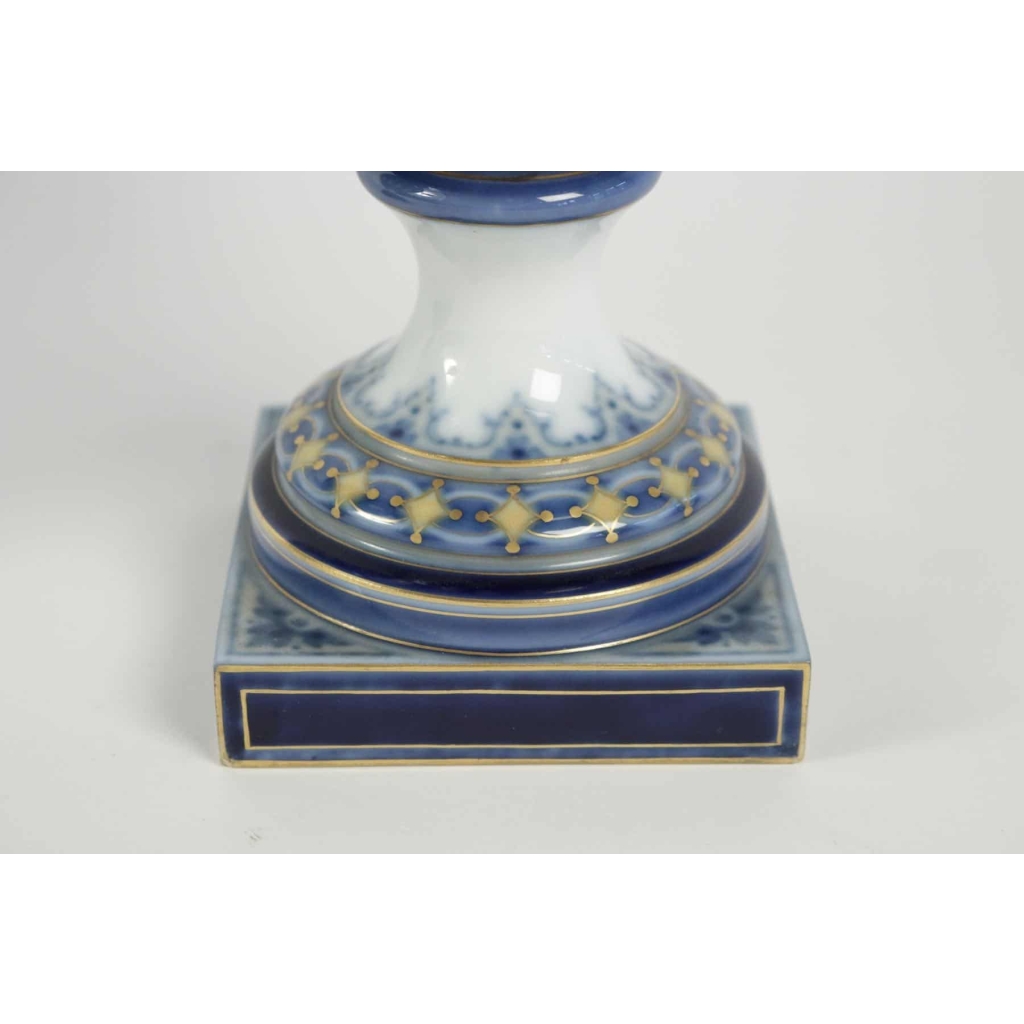 Paire de vases de » Florence » en porcelaine de Sèvres | Biron Paire de vases de " Florence " en porcelaine de Sèvres