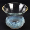 Vase « Renoncules » verre opalescent patiné gris de René LALIQUE