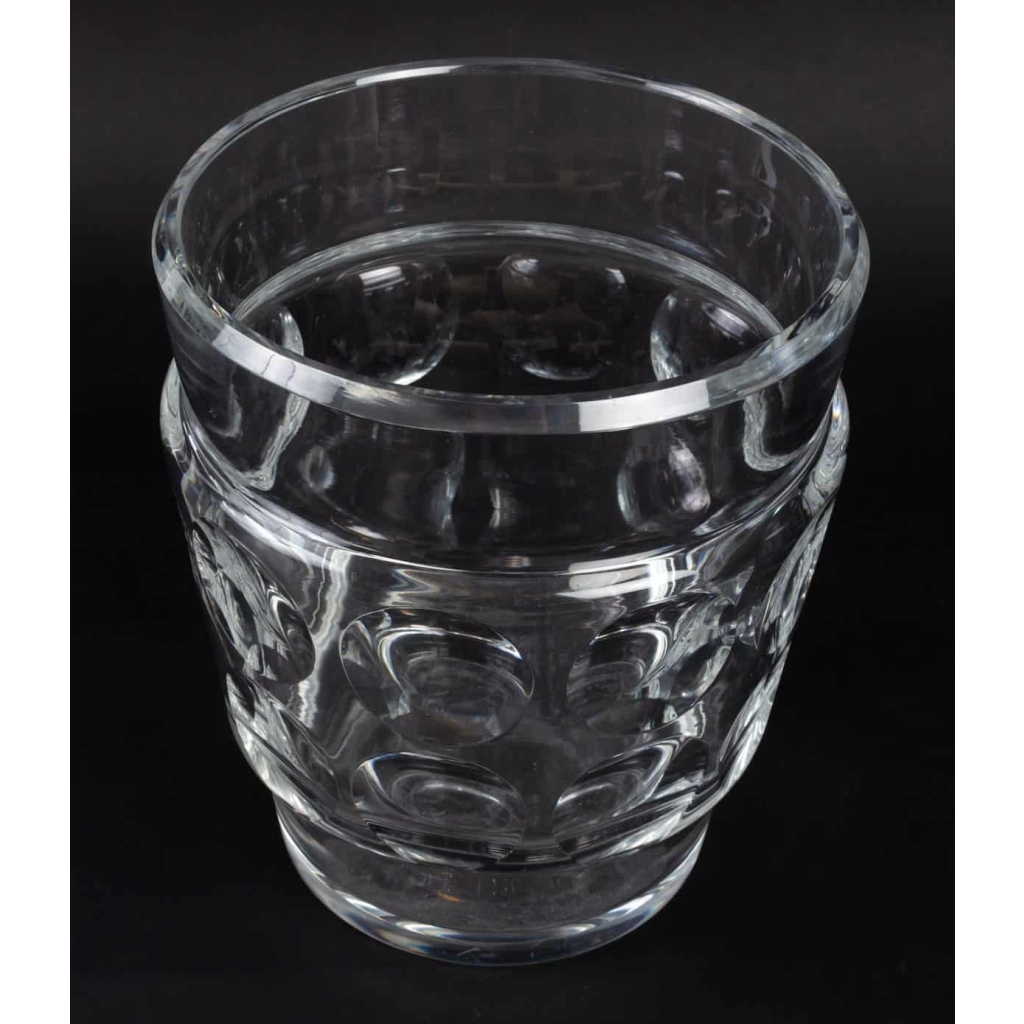 Vase Baccarat en cristal taillé. Vers 1970 5
