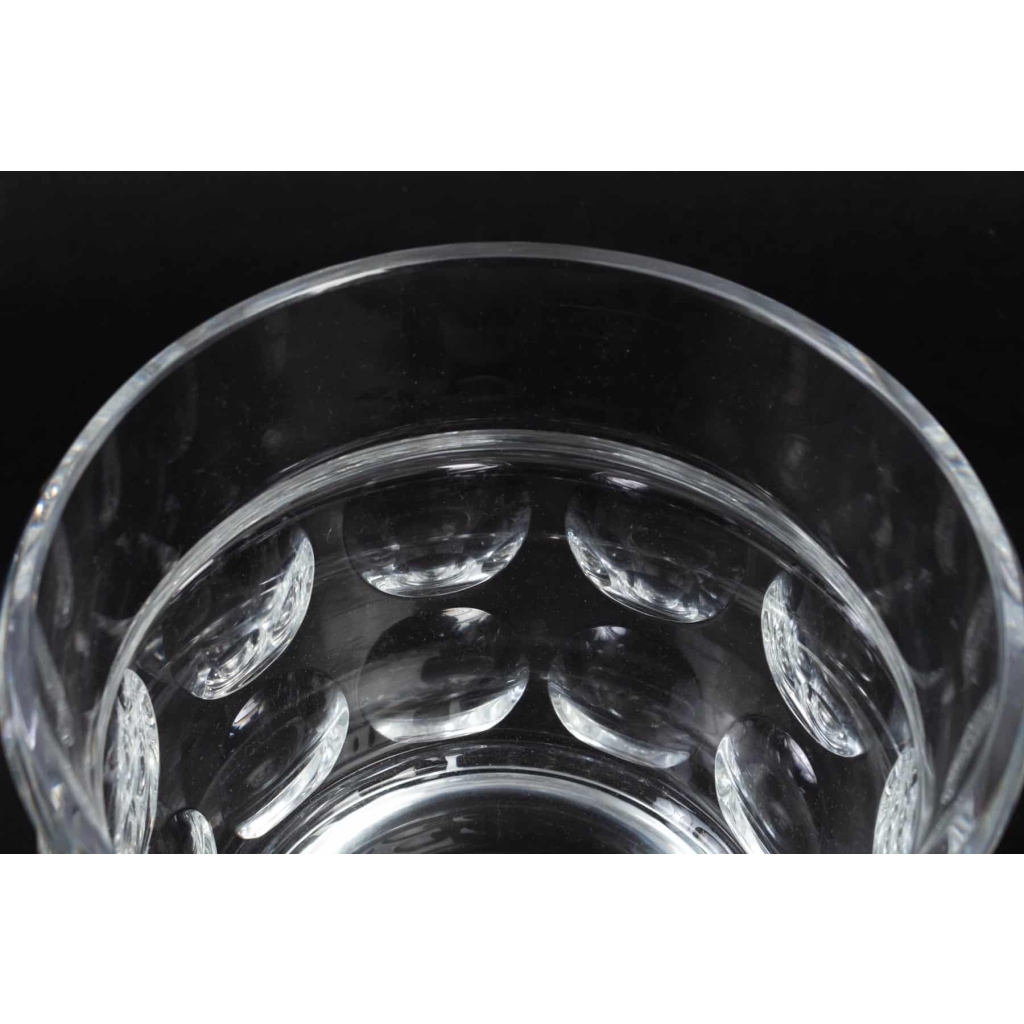 Vase Baccarat en cristal taillé. Vers 1970 6