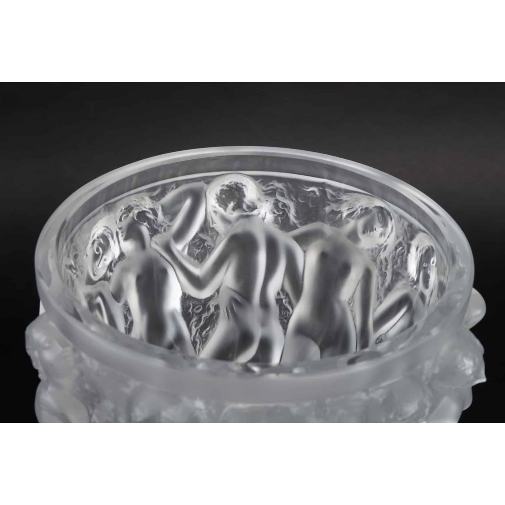Vase « Bacchantes » cristal incolore de LALIQUE FRANCE d'après un modèle de René LALIQUE