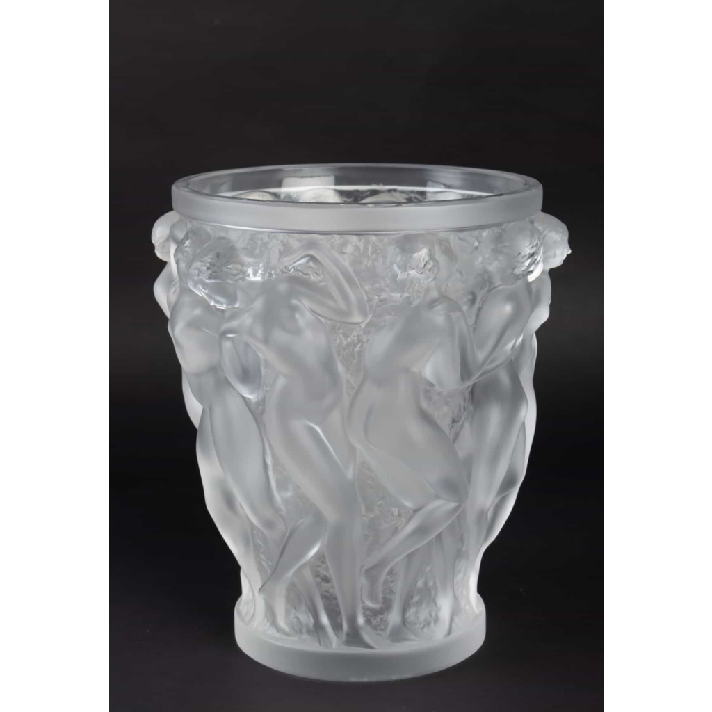 Vase « Bacchantes » cristal incolore de LALIQUE FRANCE d'après un modèle de René LALIQUE