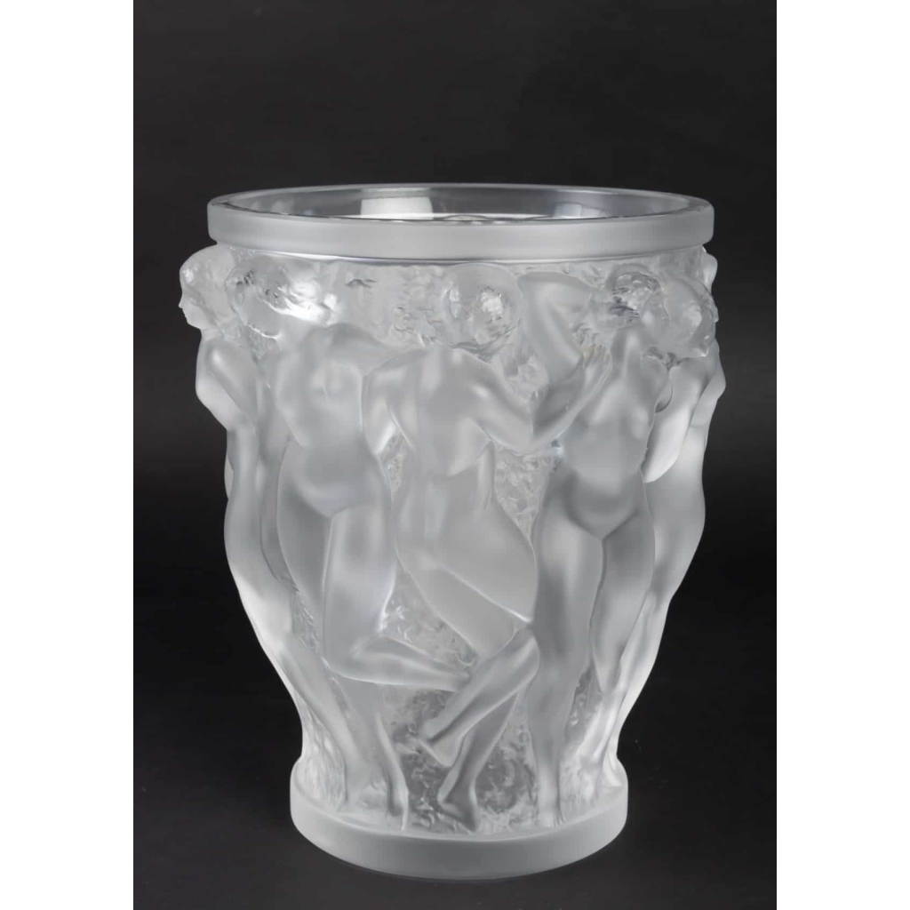 Vase « Bacchantes » cristal incolore de LALIQUE FRANCE d'après un modèle de René LALIQUE
