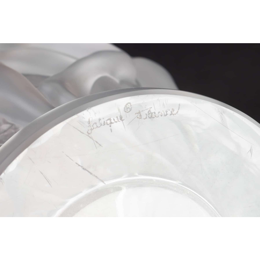 Vase « Bacchantes » cristal incolore de LALIQUE FRANCE d'après un modèle de René LALIQUE