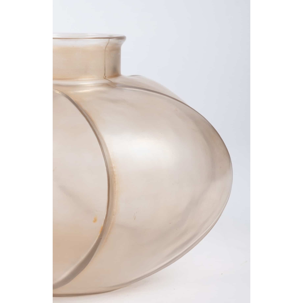 Vase « Périgord » verre blanc patiné sepia de René LALIQUE | Biron Vase « Périgord » verre blanc patiné sepia de René LALIQUE