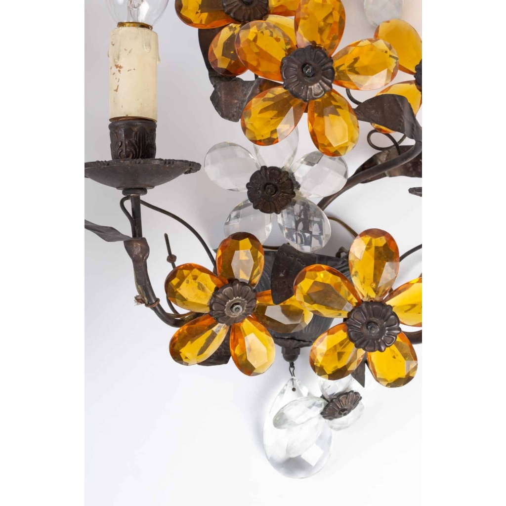 Appliques de style Baguès aux fleurs et fer forgé 1950 | Biron Appliques de style Baguès aux fleurs et fer forgé 1950