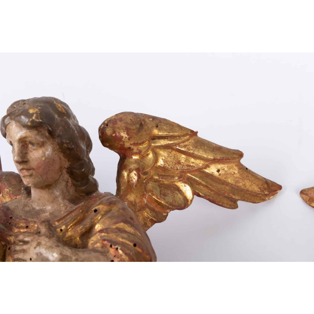 Paire d’anges en bois doré. Fin XVIIème. | Biron Paire d'anges en bois doré. Fin XVIIème.