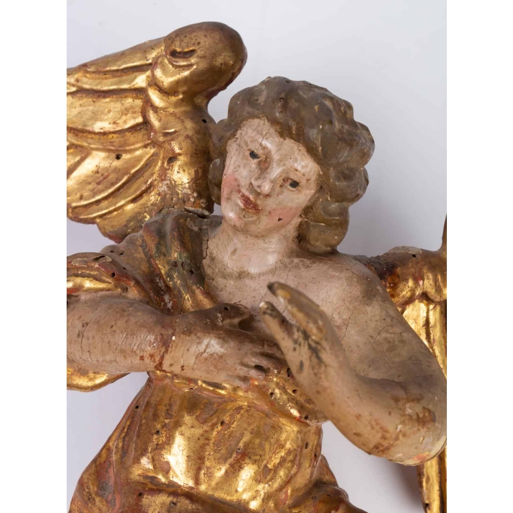 Paire d’anges en bois doré. Fin XVIIème. | Biron Paire d'anges en bois doré. Fin XVIIème.