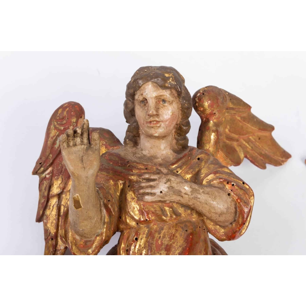 Paire d’anges en bois doré. Fin XVIIème. | Biron Paire d'anges en bois doré. Fin XVIIème.
