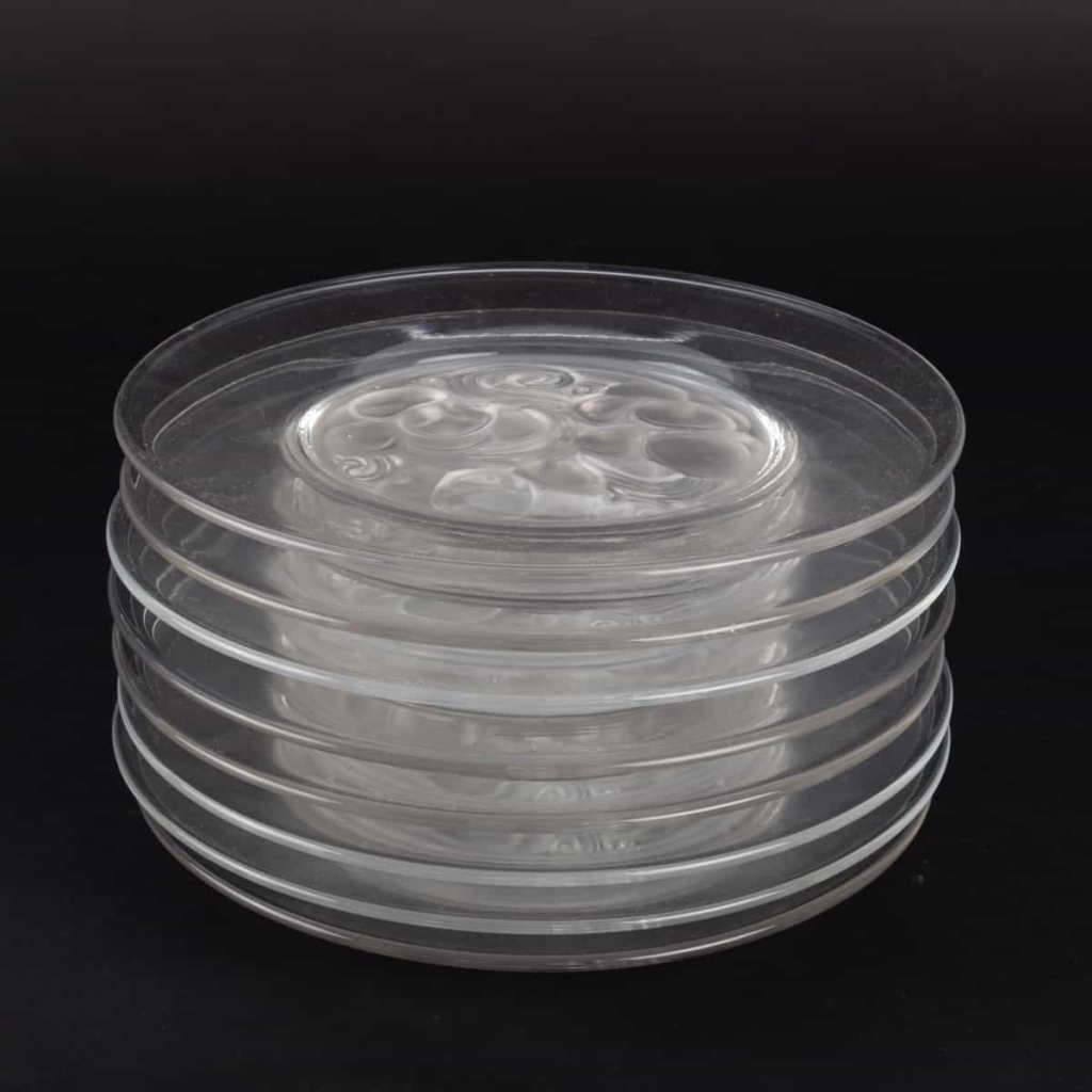 Service de 8 assiettes « Marienthal » cristal incolore de LALIQUE FRANCE d'après un modèle de René LALIQUE