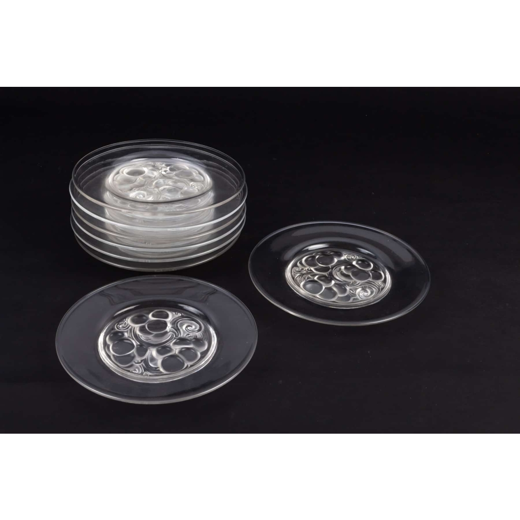 Service de 8 assiettes « Marienthal » cristal incolore de LALIQUE FRANCE d'après un modèle de René LALIQUE