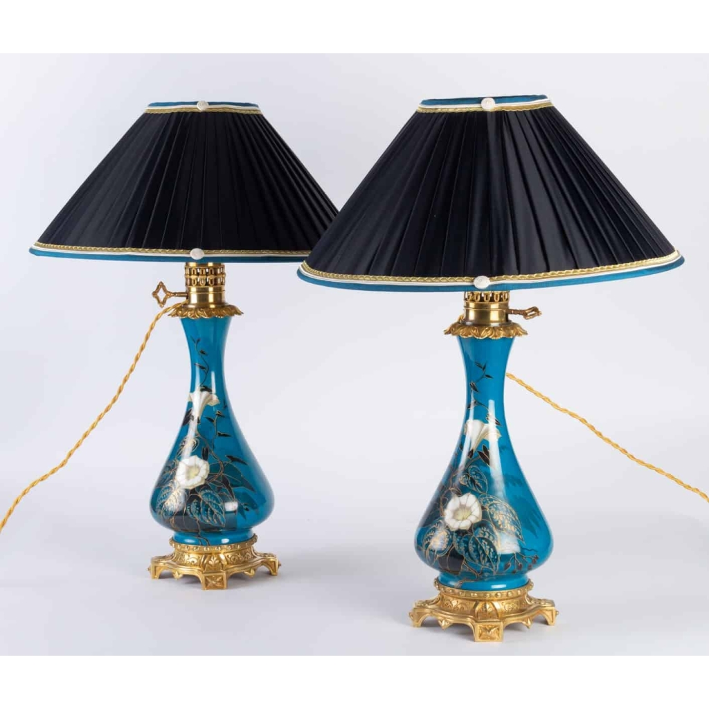 Paire de lampes en porcelaine et laiton 19e siècle Napoléon III | Biron Paire de lampes en porcelaine et laiton 19e siècle Napoléon III
