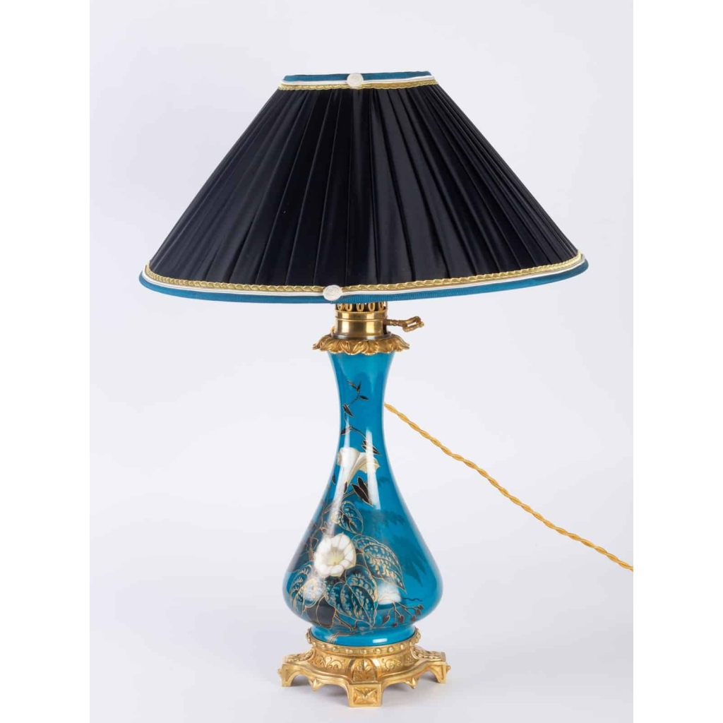 Paire de lampes en porcelaine et laiton 19e siècle Napoléon III | Biron Paire de lampes en porcelaine et laiton 19e siècle Napoléon III