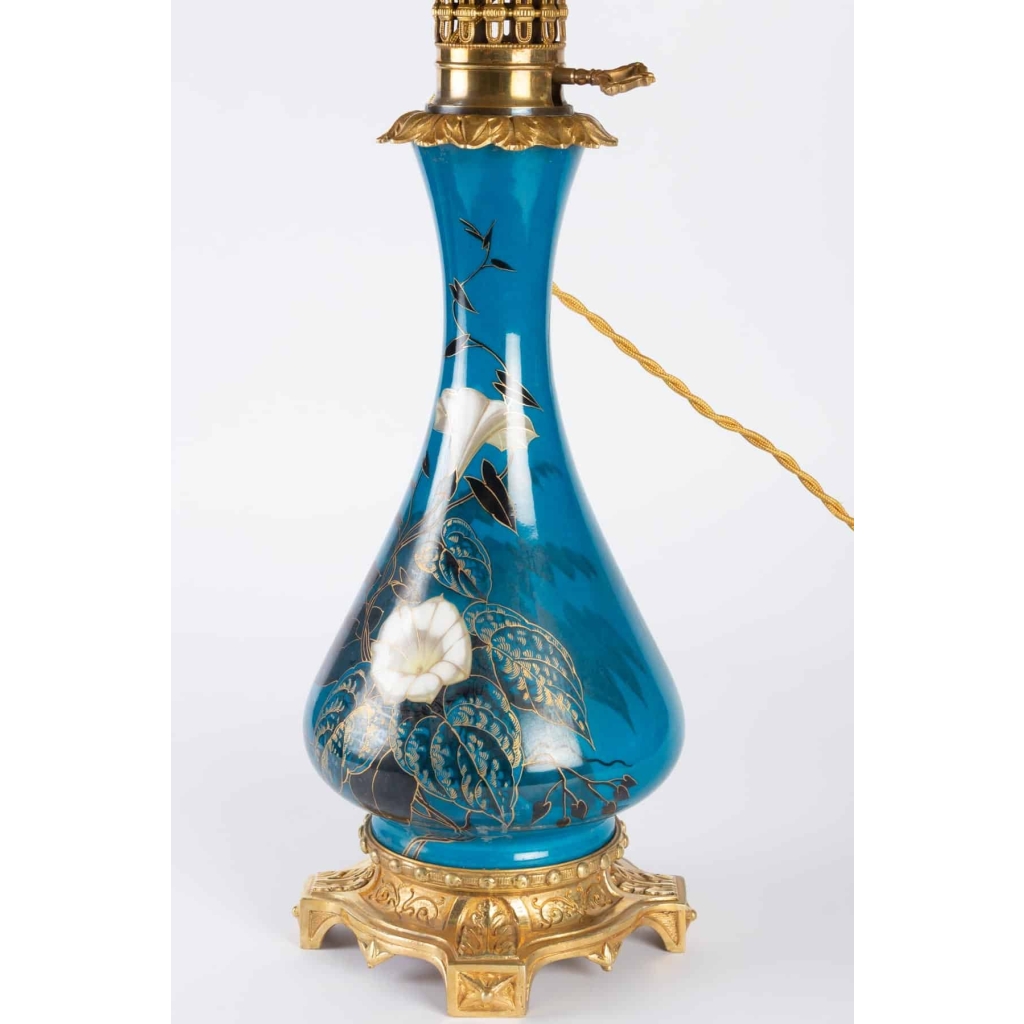 Paire de lampes en porcelaine et laiton 19e siècle Napoléon III | Biron Paire de lampes en porcelaine et laiton 19e siècle Napoléon III