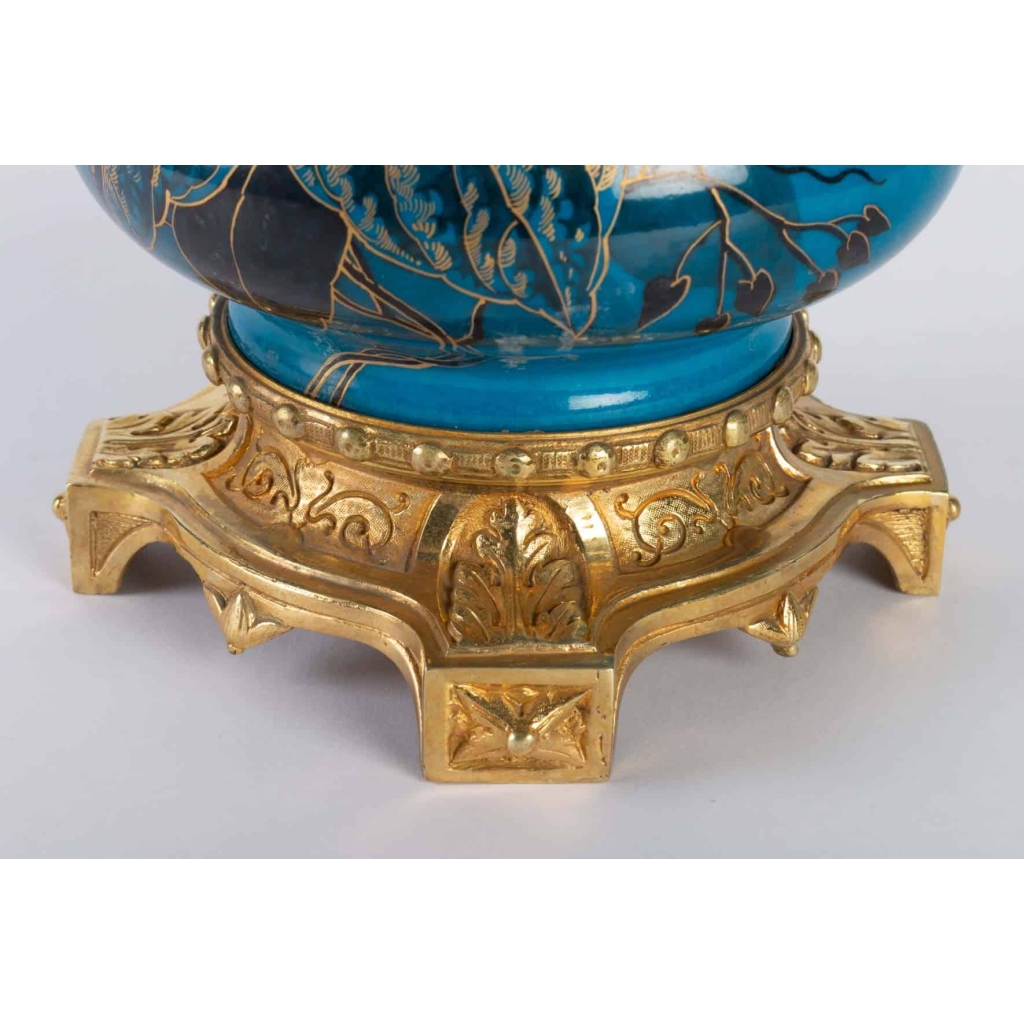 Paire de lampes en porcelaine et laiton 19e siècle Napoléon III | Biron Paire de lampes en porcelaine et laiton 19e siècle Napoléon III
