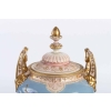 Vase couvert bleu pâle, or, rose et blanc Bohème 19e siècle | Biron Vase couvert bleu pâle, or, rose et blanc Bohème 19e siècle