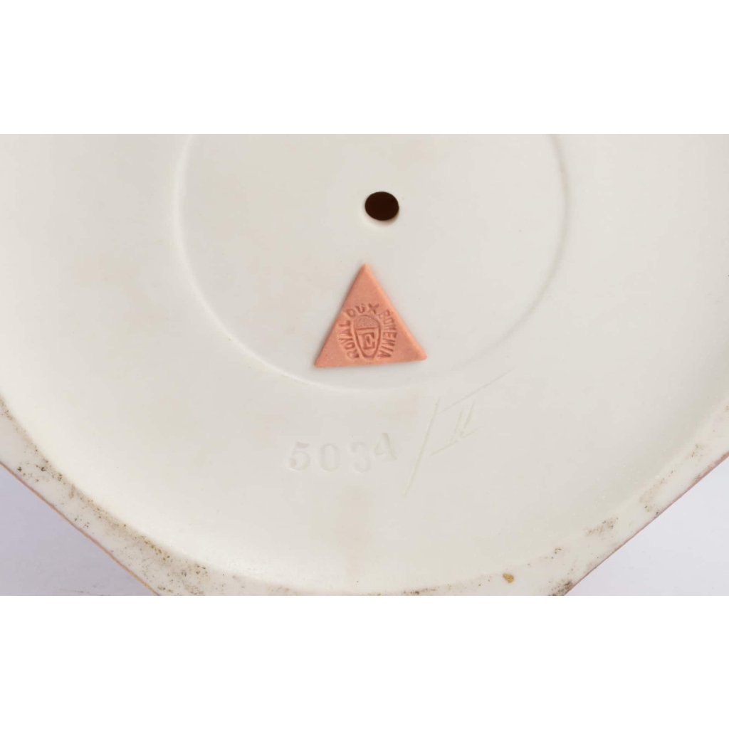 Vase couvert bleu pâle, or, rose et blanc Bohème 19e siècle | Biron Vase couvert bleu pâle, or, rose et blanc Bohème 19e siècle
