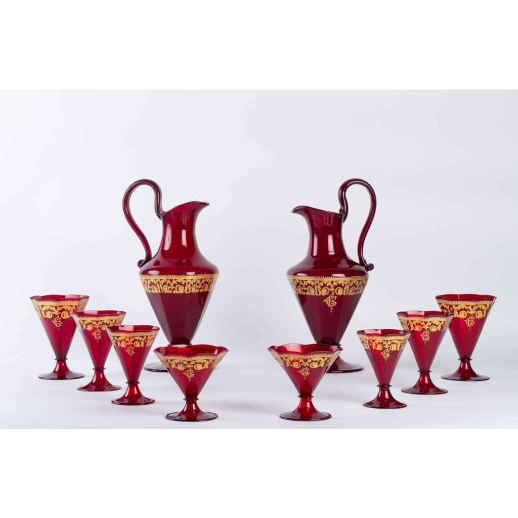 Service en verre de Venise rouge et or 1900 | Biron Service en verre de Venise rouge et or 1900