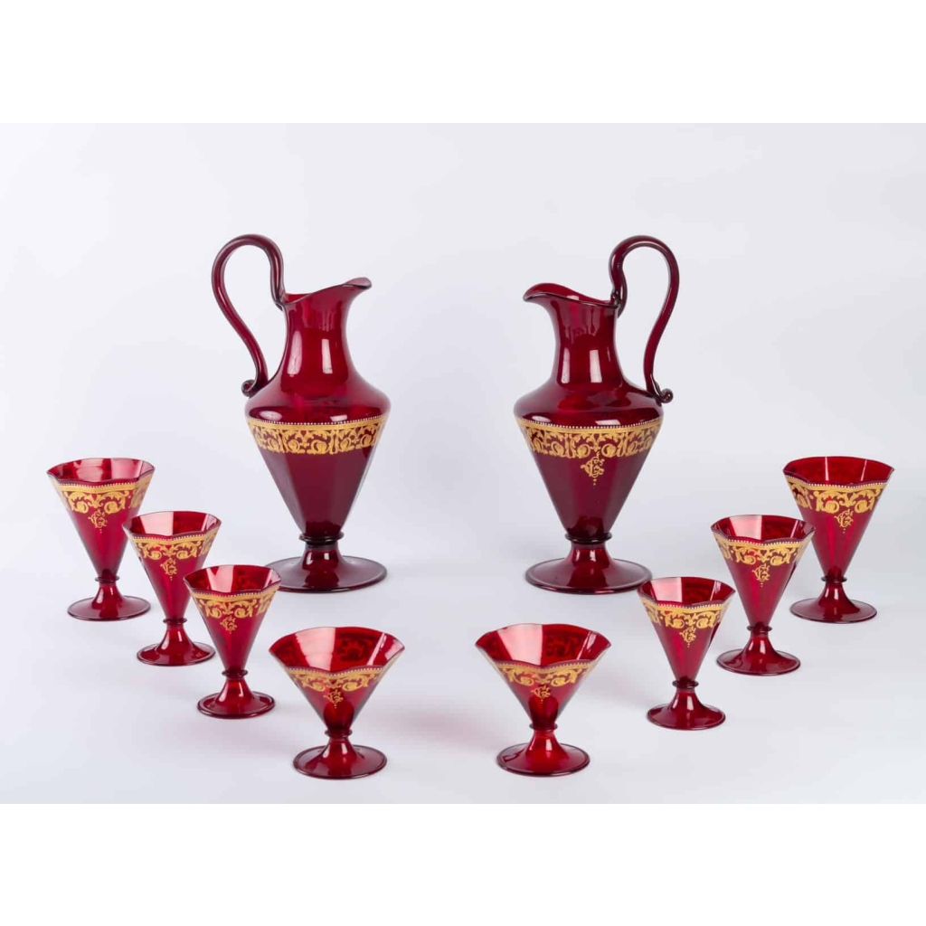Service en verre de Venise rouge et or 1900 | Biron Service en verre de Venise rouge et or 1900